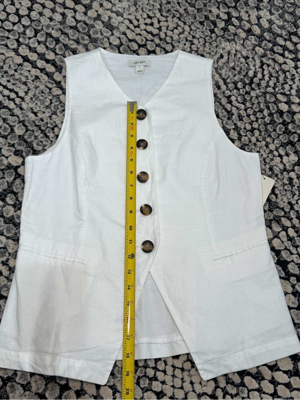 🥥⚪️ ON 34th Linen-Blend Longline Vest Top Button Down in Bright White ⚪️🥥 - Picture 8 of 10